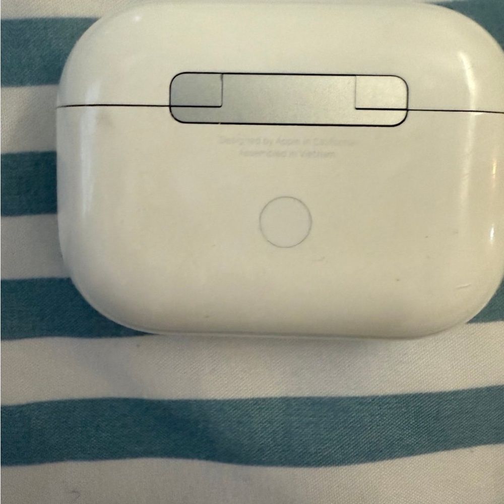 White Wireless Earbuds Charging Case